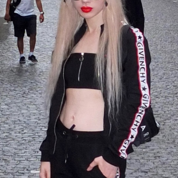 TWIIN Circa Zip Front Ribbed Crop Top - Picture 6 of 6